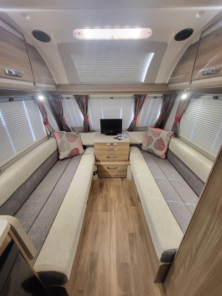 Swift  Challenger 590 LUX