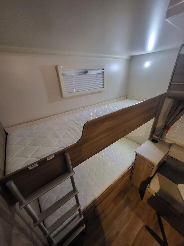 Swift  Challenger 590 LUX