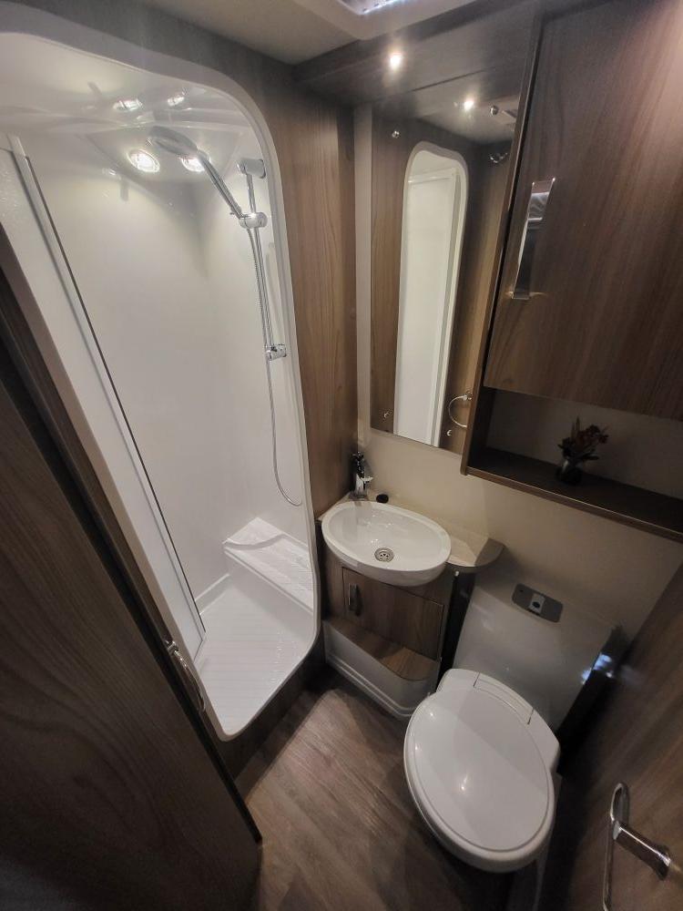 Swift  Challenger 590 LUX