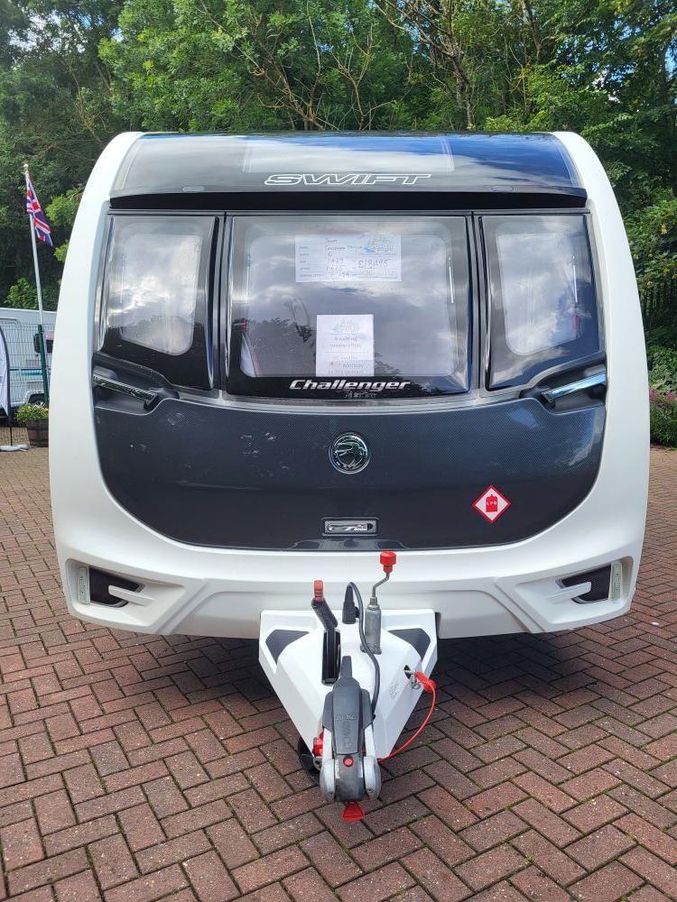 Swift  Challenger 590 LUX