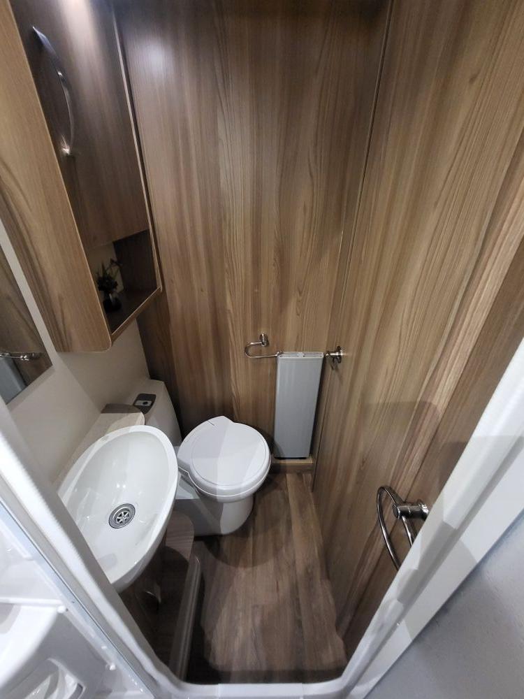 Swift  Challenger 590 LUX