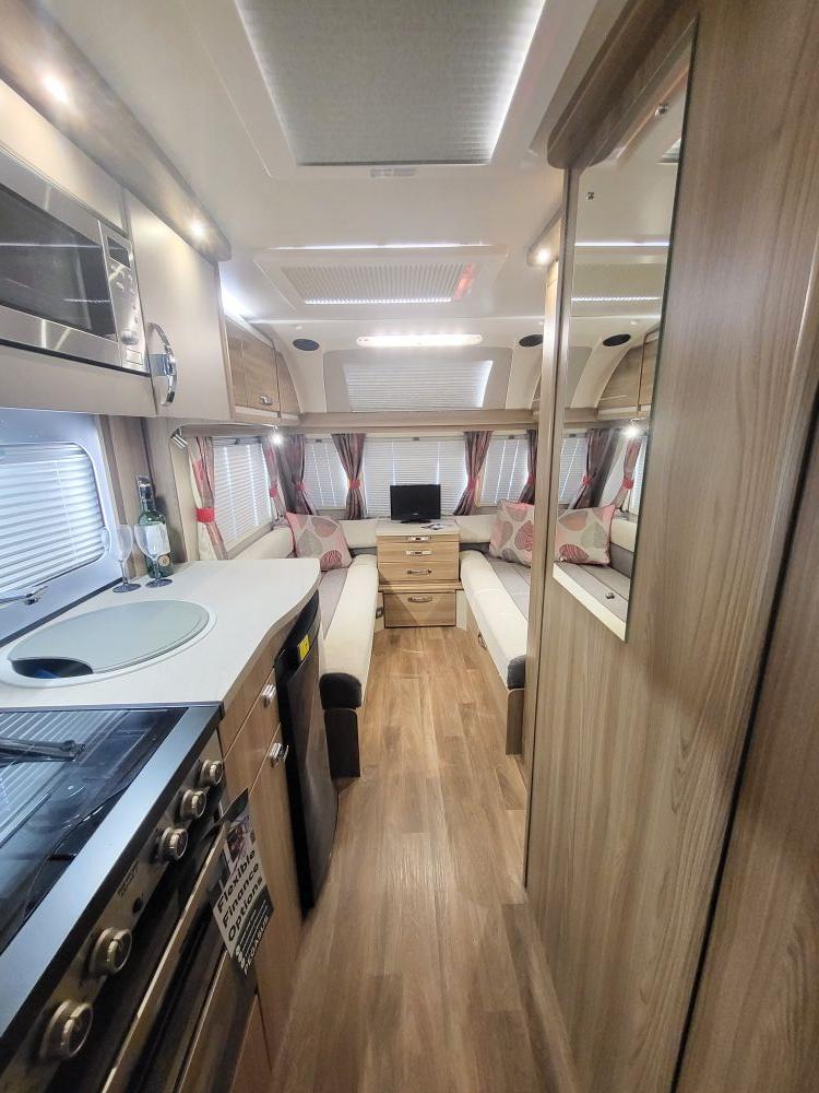 Swift  Challenger 590 LUX
