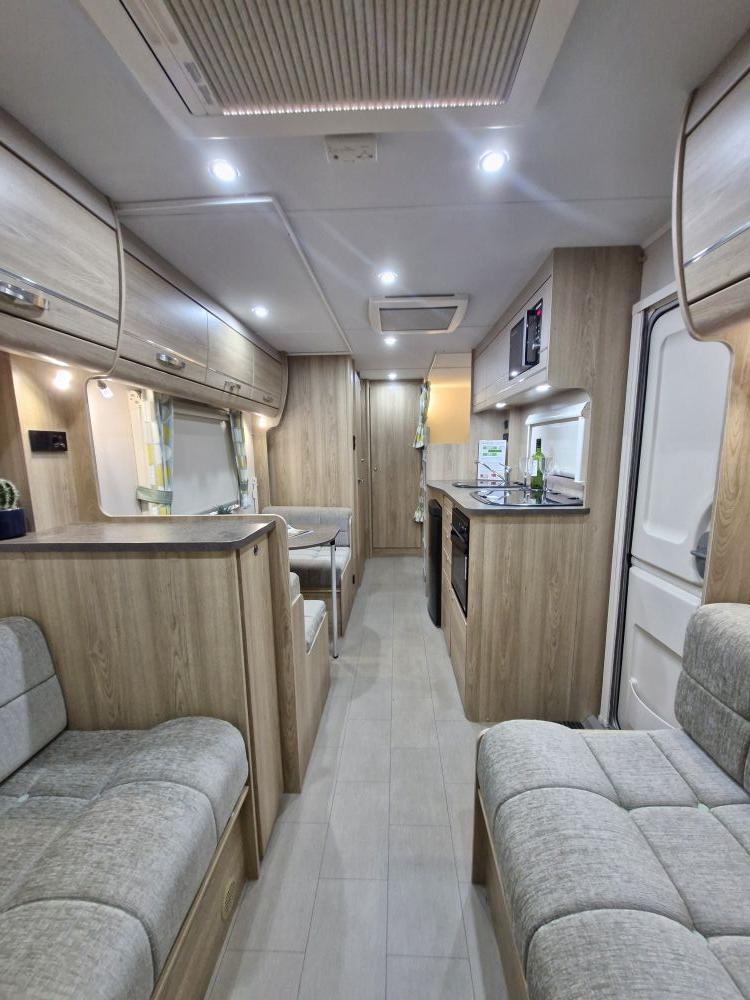 Elddis  Xplore 586