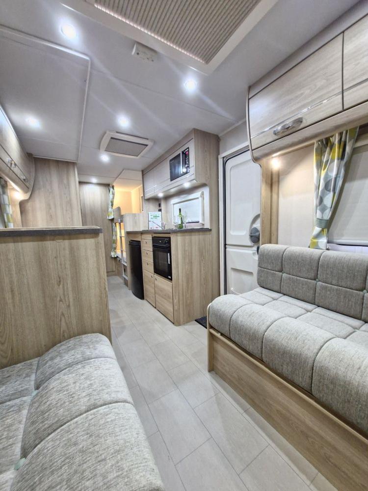 Elddis  Xplore 586