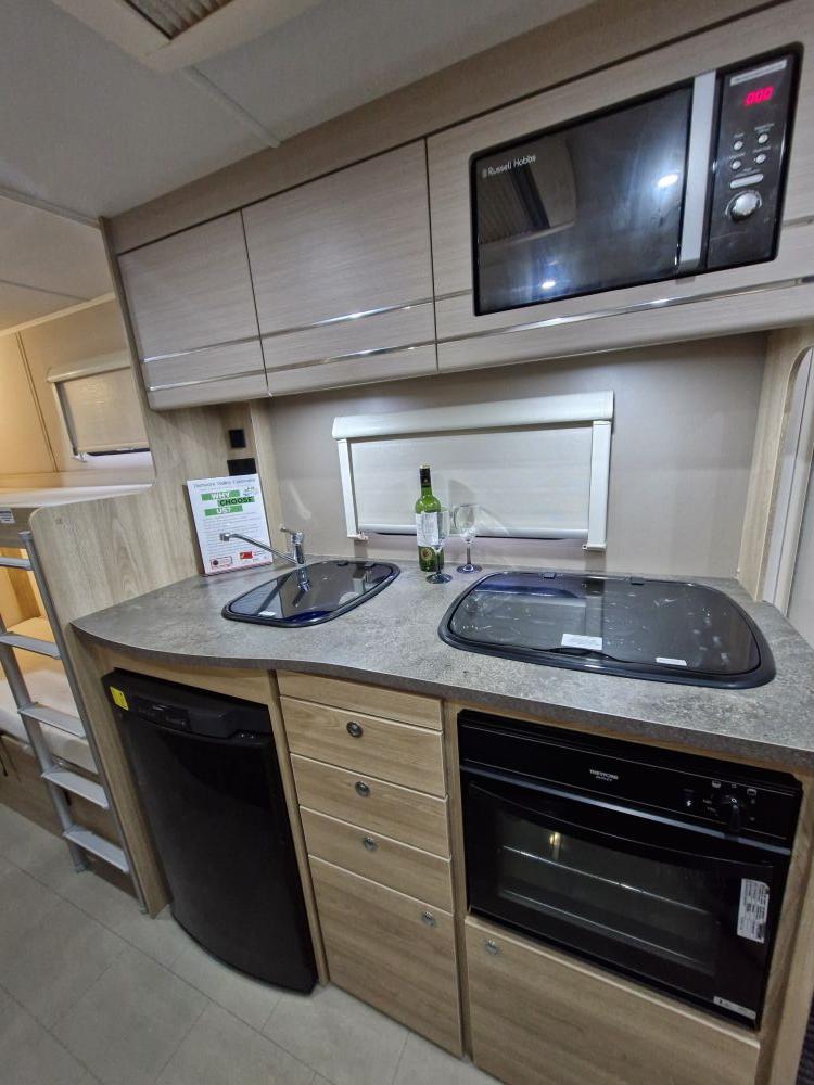 Elddis  Xplore 586