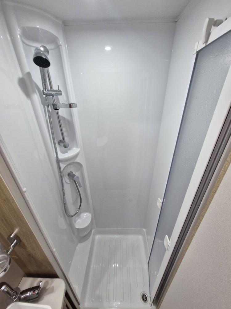 Elddis  Xplore 586