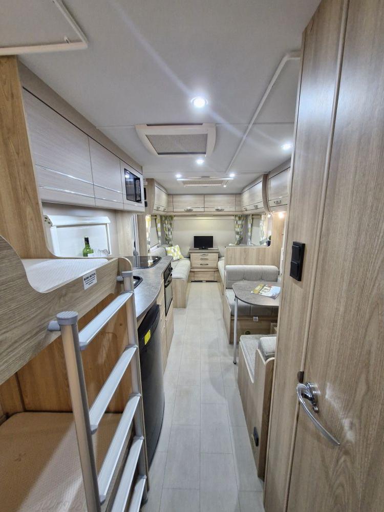 Elddis  Xplore 586