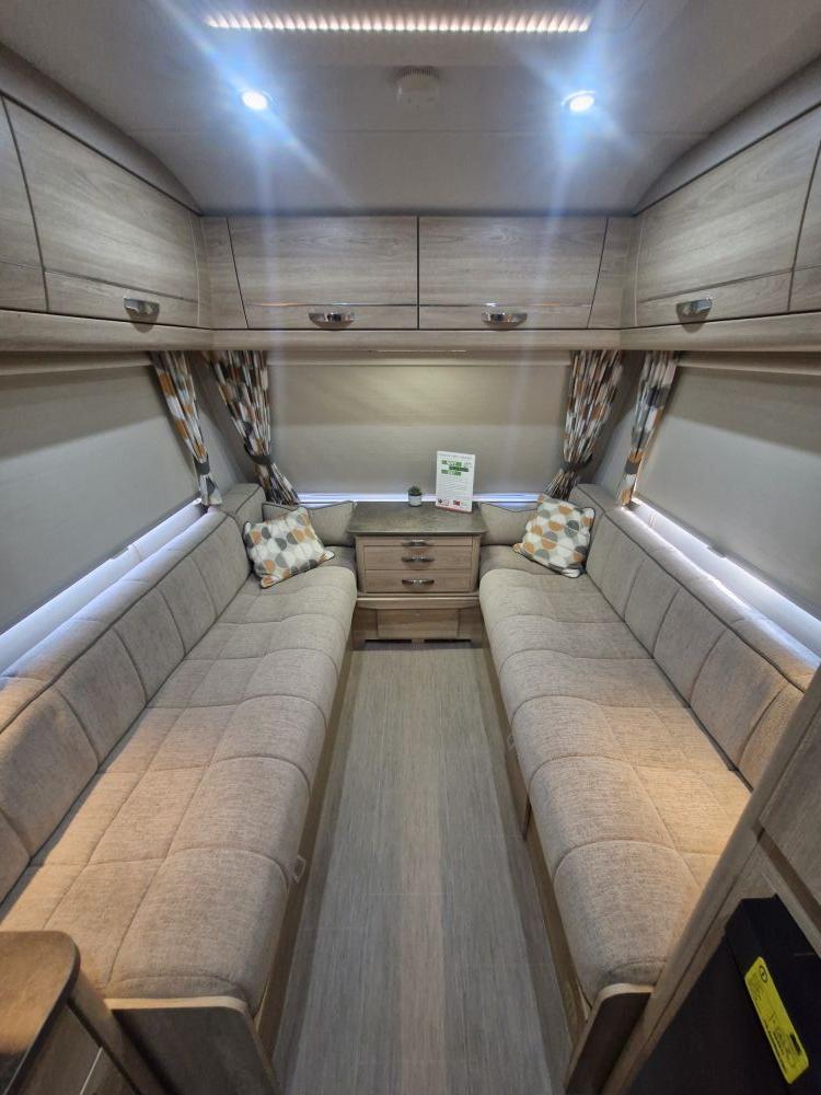 Elddis  Xplore 422