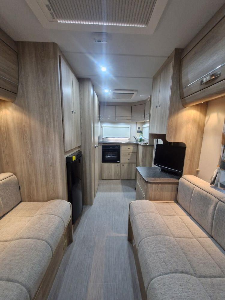 Elddis  Xplore 422