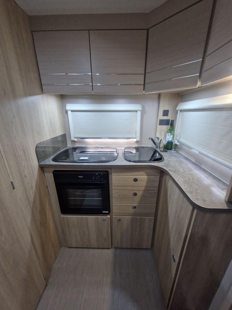 Elddis  Xplore 422