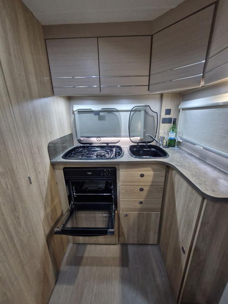 Elddis  Xplore 422