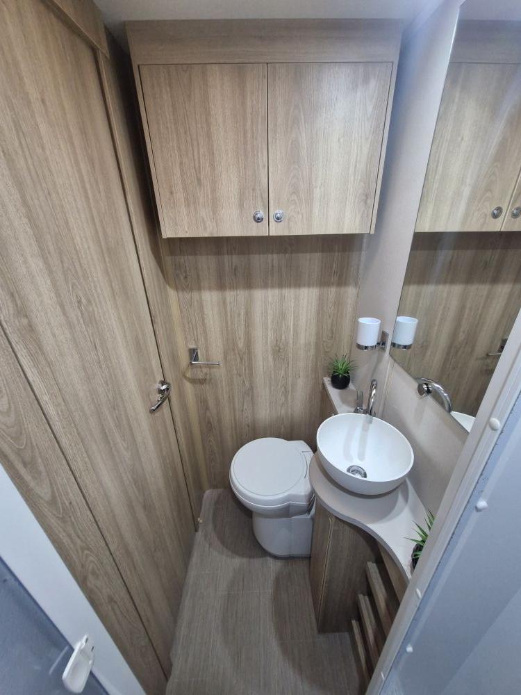 Elddis  Xplore 422