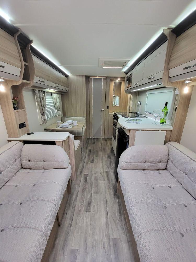 Coachman Pastiche 520