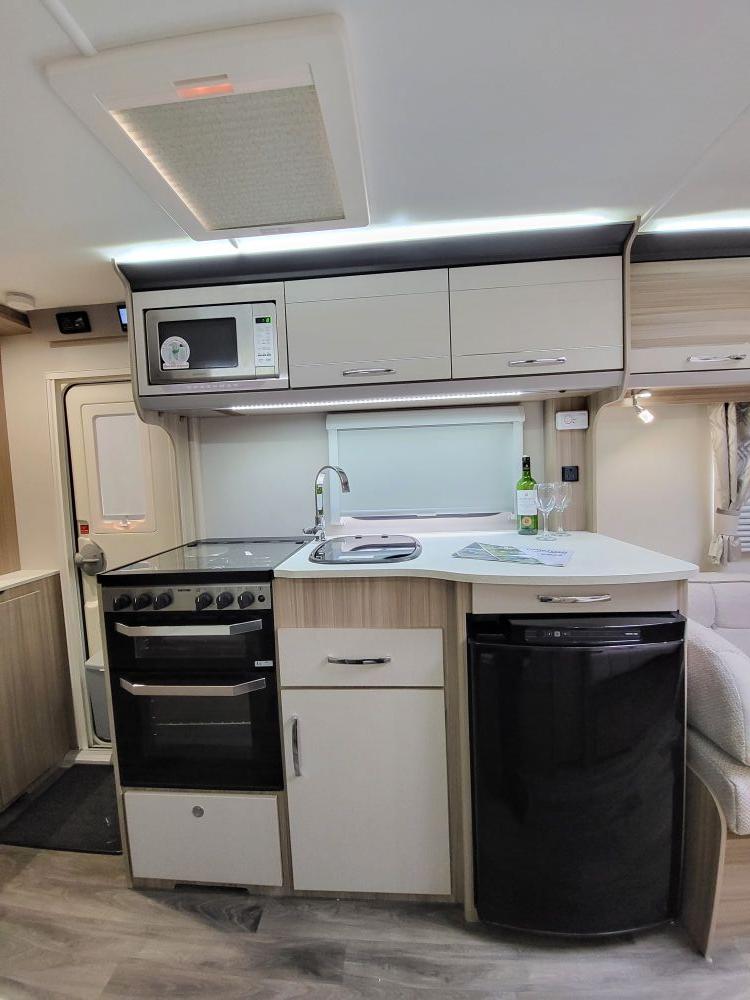 Coachman Pastiche 520