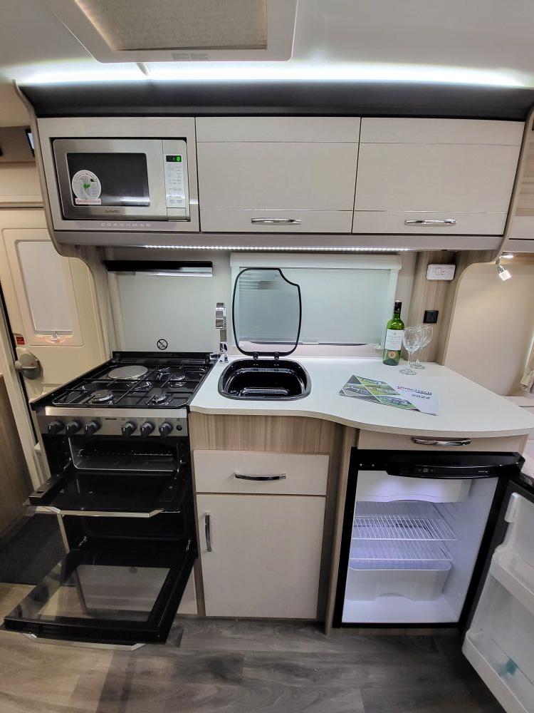 Coachman Pastiche 520