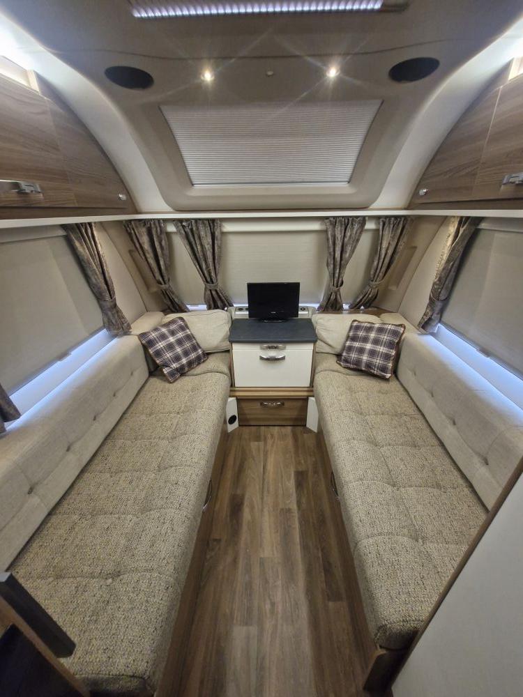 Bailey Phoenix 644