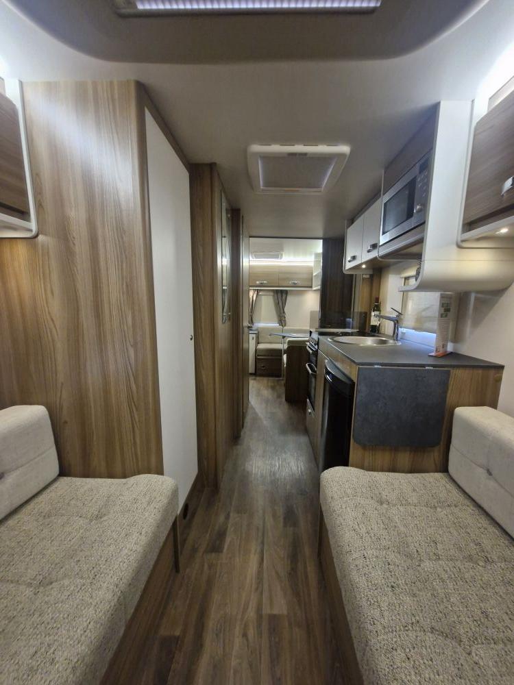 Bailey Phoenix 644