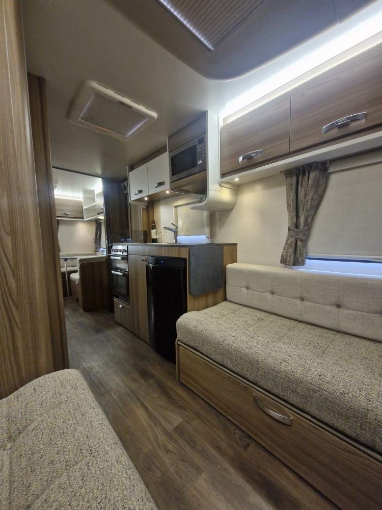 Bailey Phoenix 644