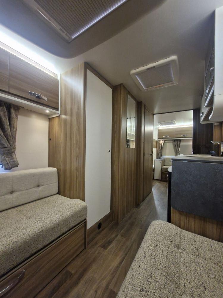 Bailey Phoenix 644