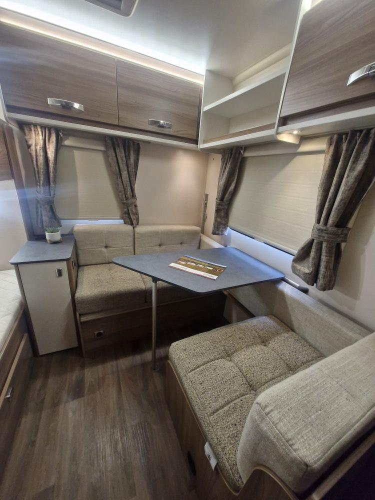 Bailey Phoenix 644