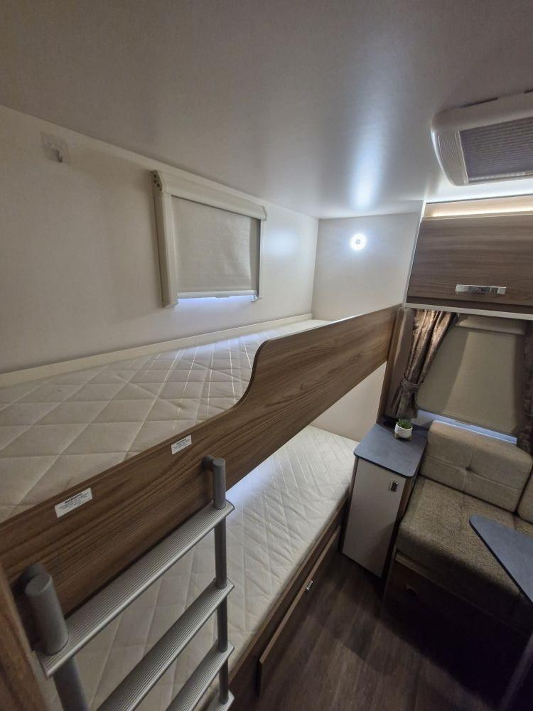 Bailey Phoenix 644