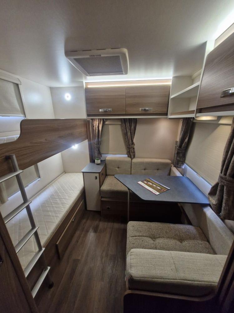 Bailey Phoenix 644