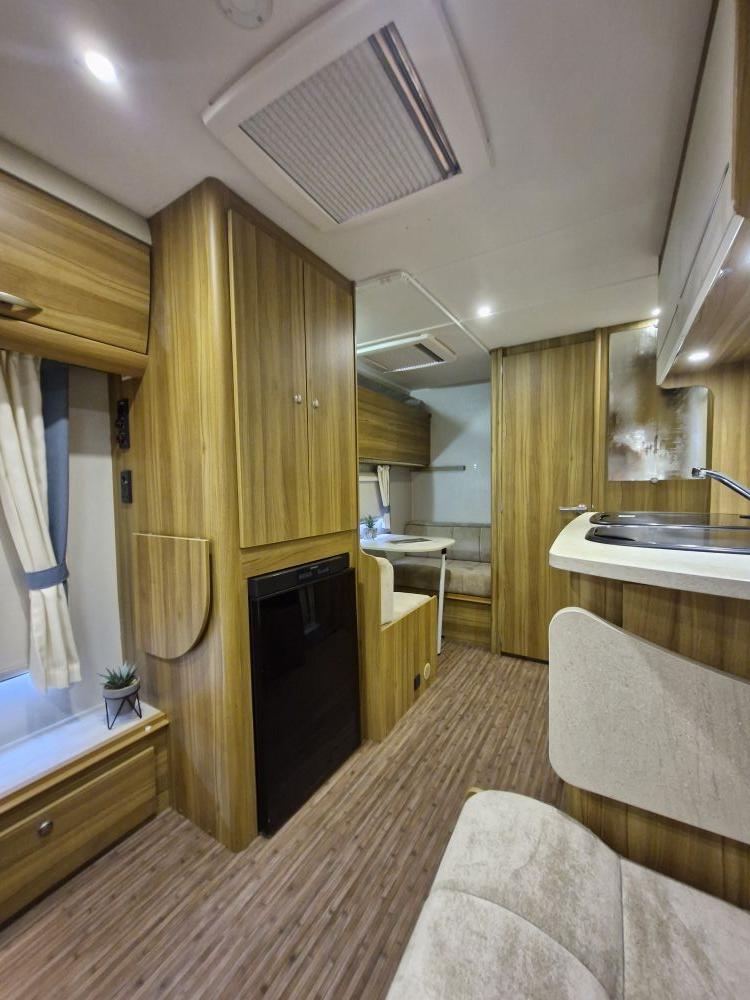 Elddis  Xplore 304