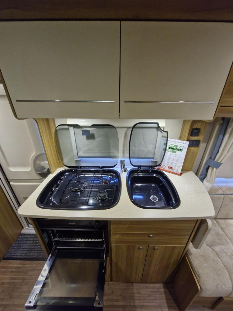 Elddis  Xplore 304
