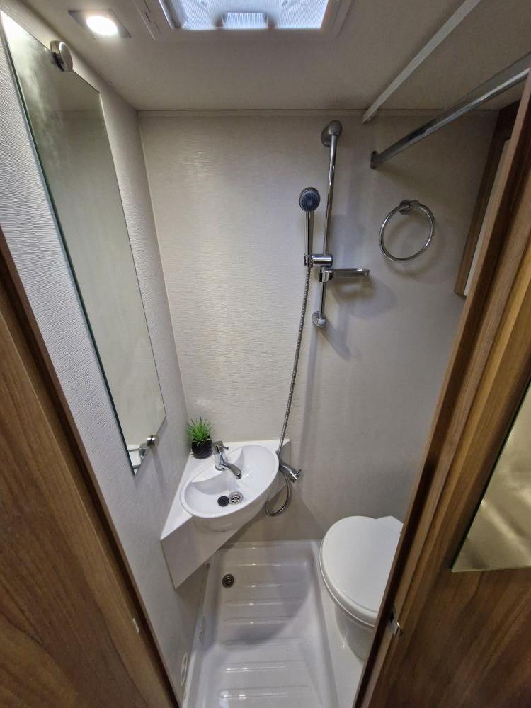 Elddis  Xplore 304