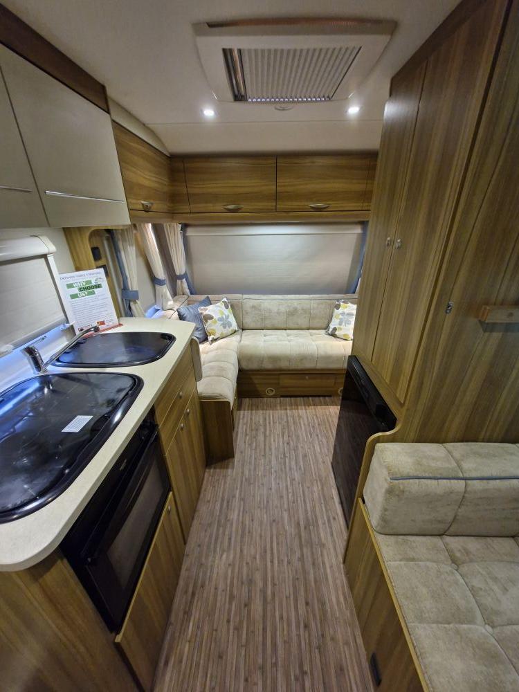 Elddis  Xplore 304
