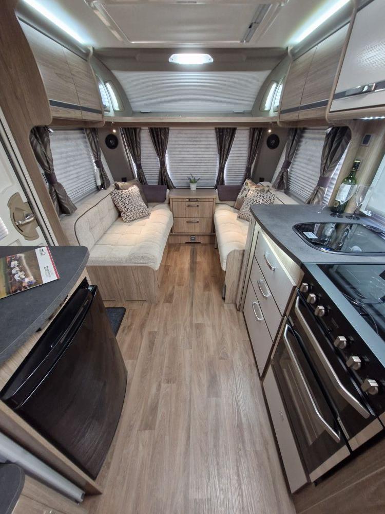 Coachman  VIP 575/4
