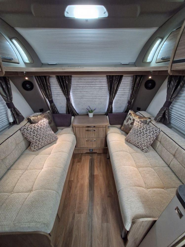 Coachman  VIP 575/4