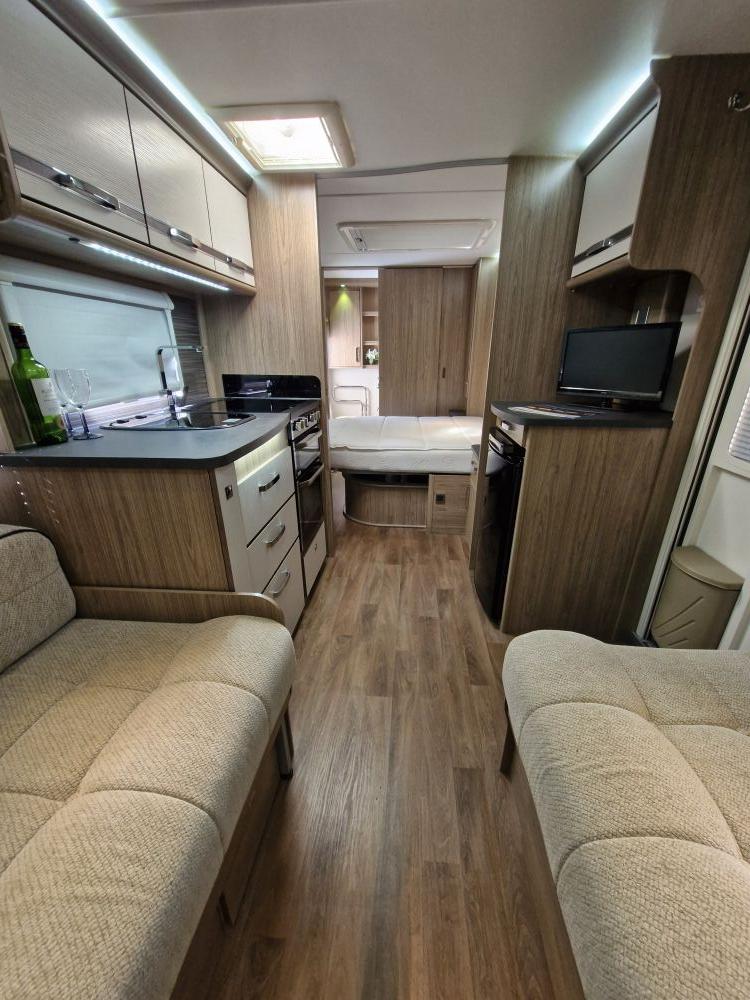 Coachman  VIP 575/4