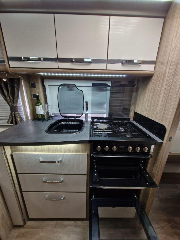 Coachman  VIP 575/4