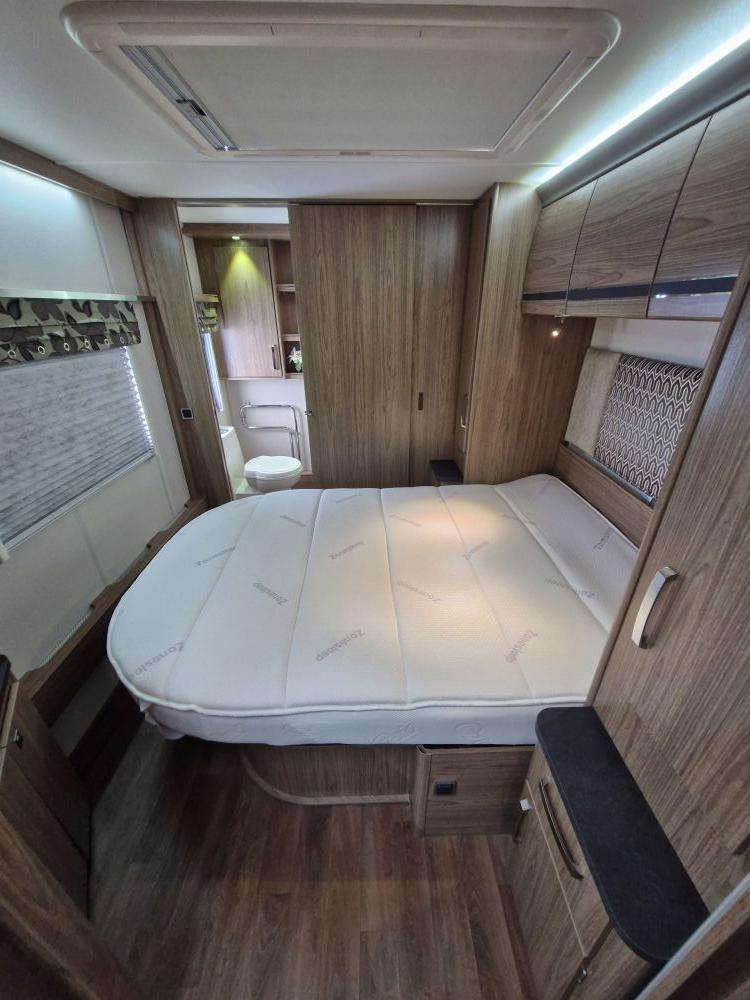 Coachman  VIP 575/4