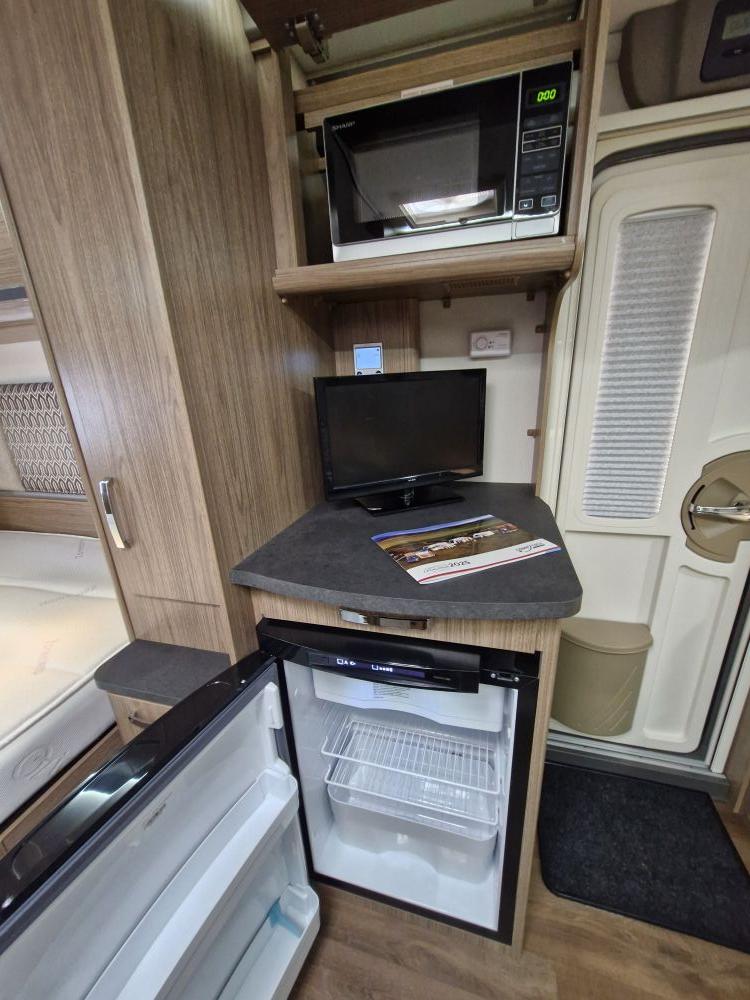 Coachman  VIP 575/4