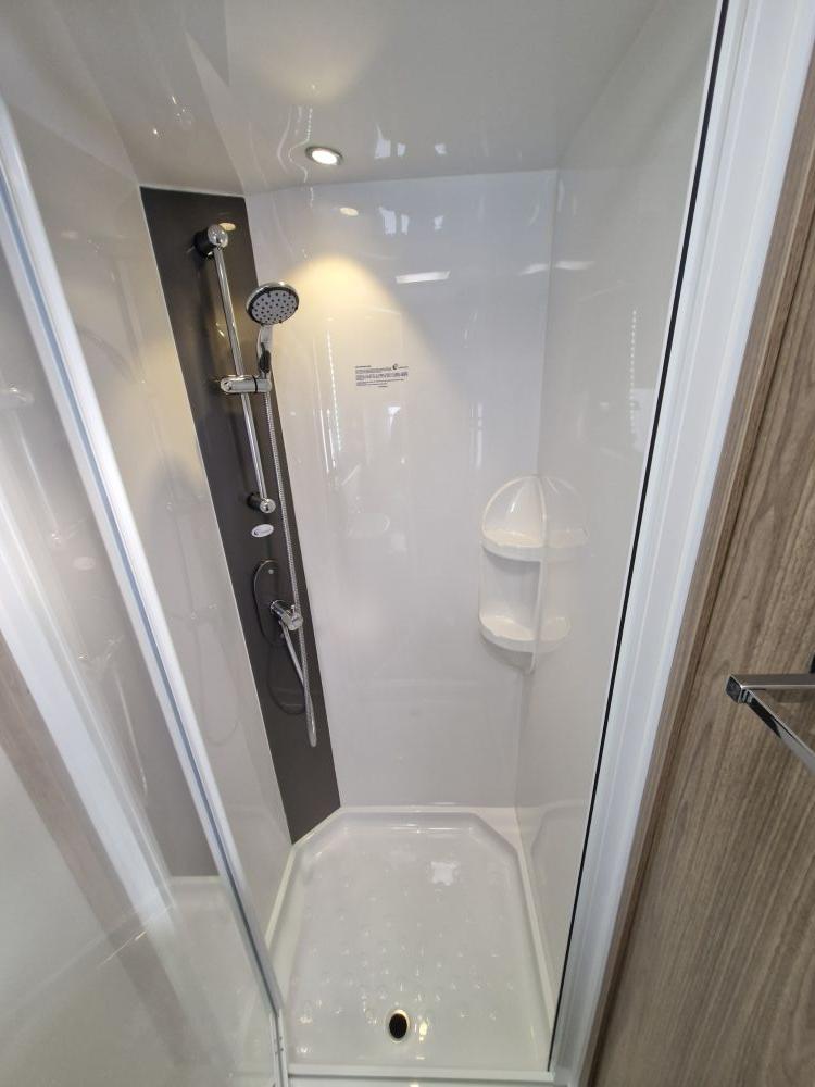 Coachman  VIP 575/4