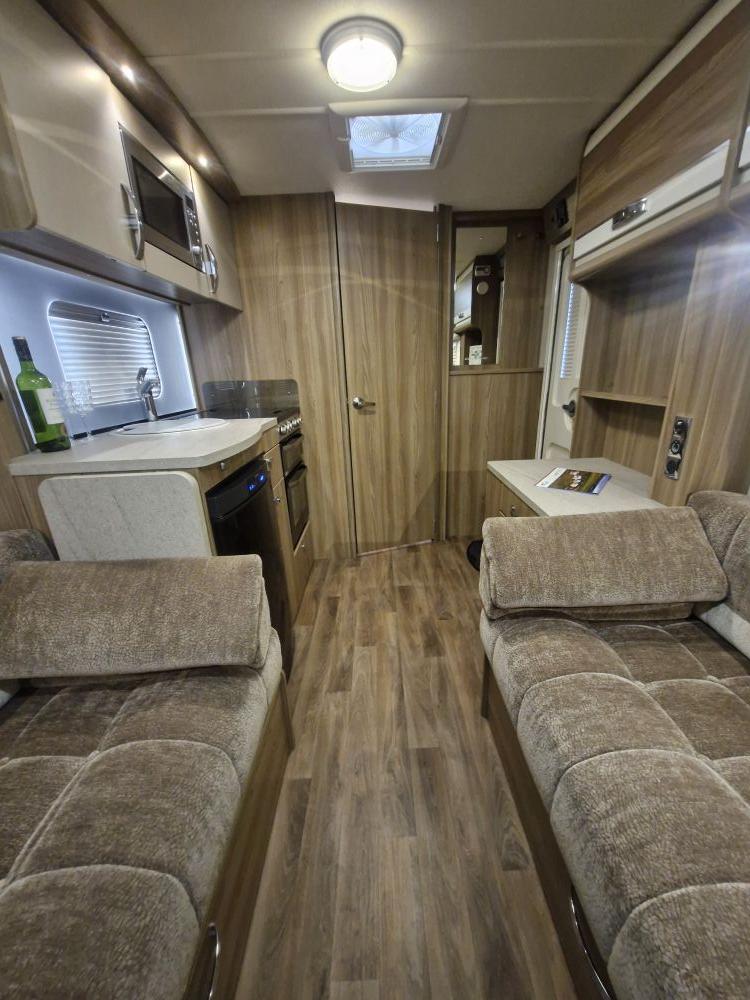 Swift Corniche 15/2