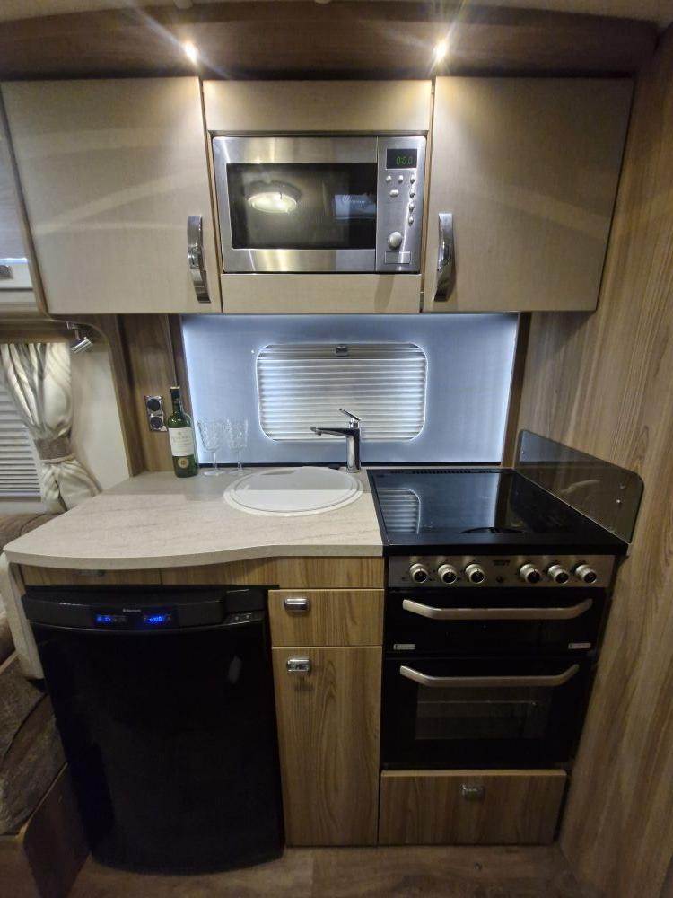 Swift Corniche 15/2