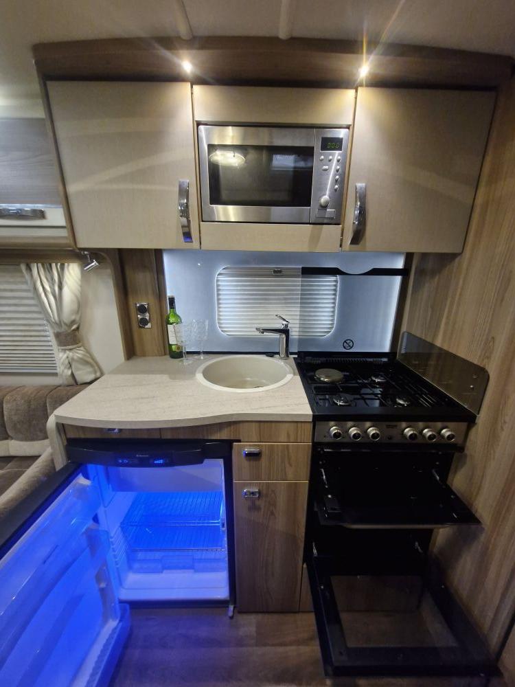 Swift Corniche 15/2