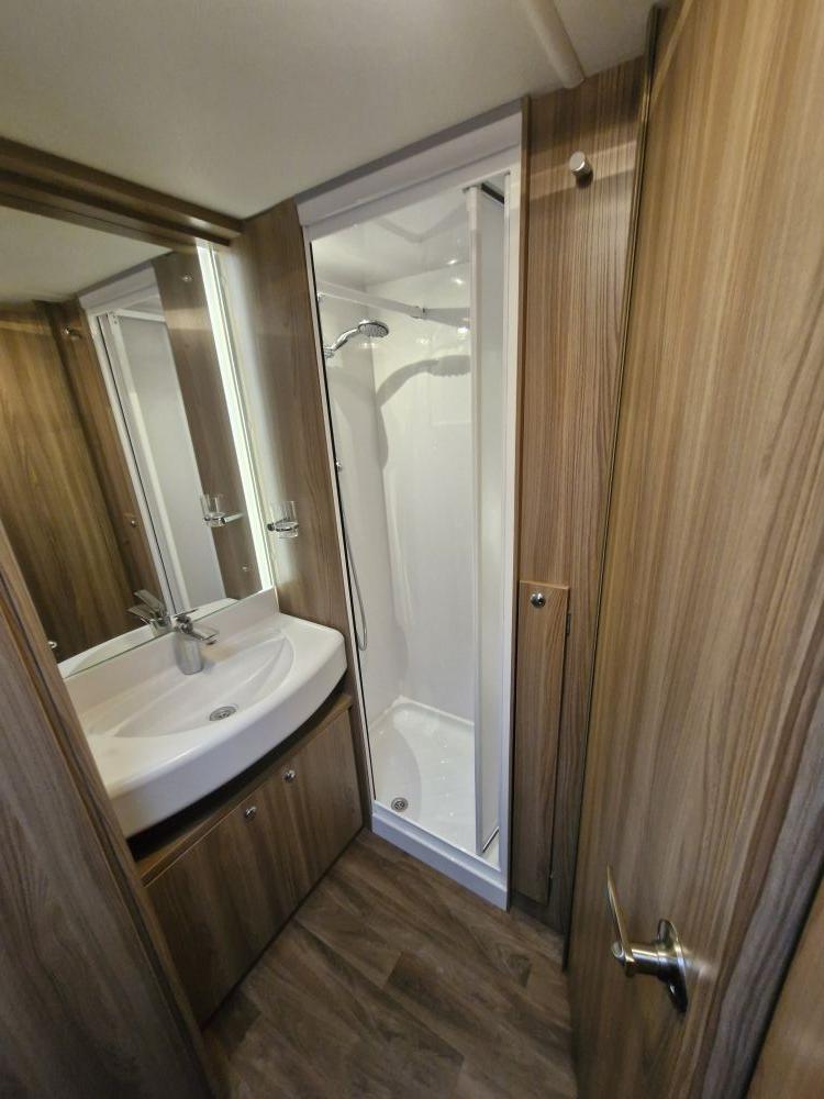 Swift Corniche 15/2