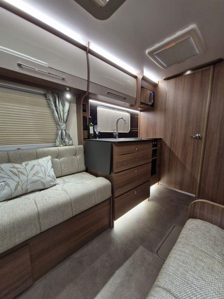 Bailey Unicorn Cabrera Black Edition