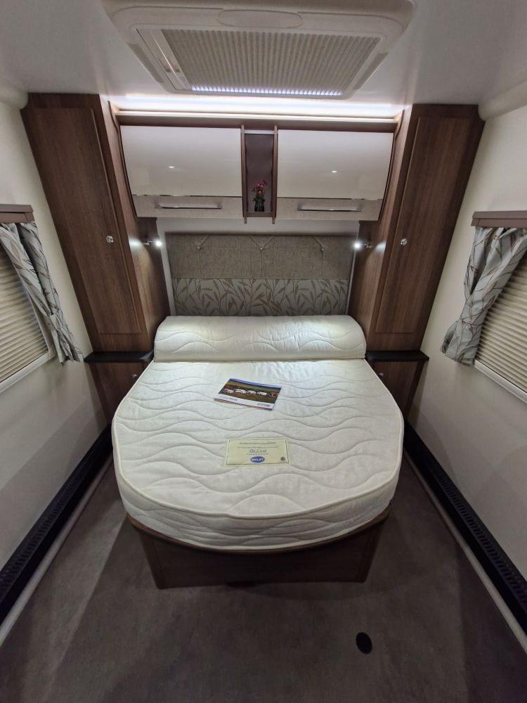 Bailey Unicorn Cabrera Black Edition