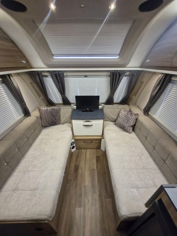 Swift Ace Globetrotter