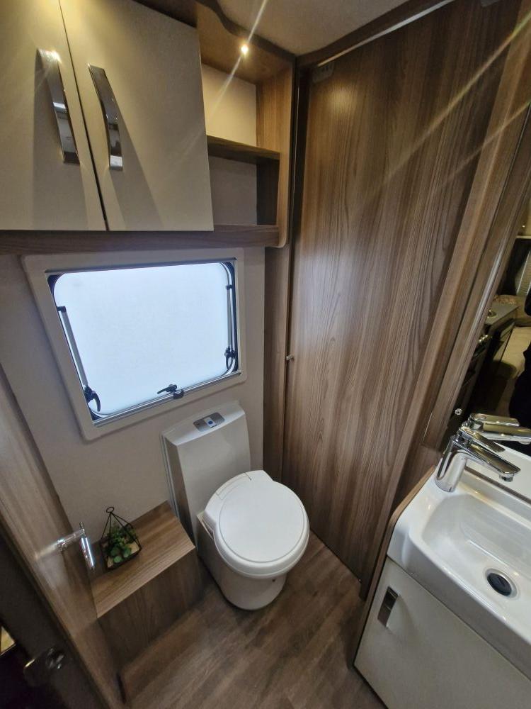 Swift Ace Globetrotter