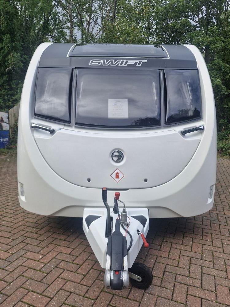 Swift Ace Globetrotter