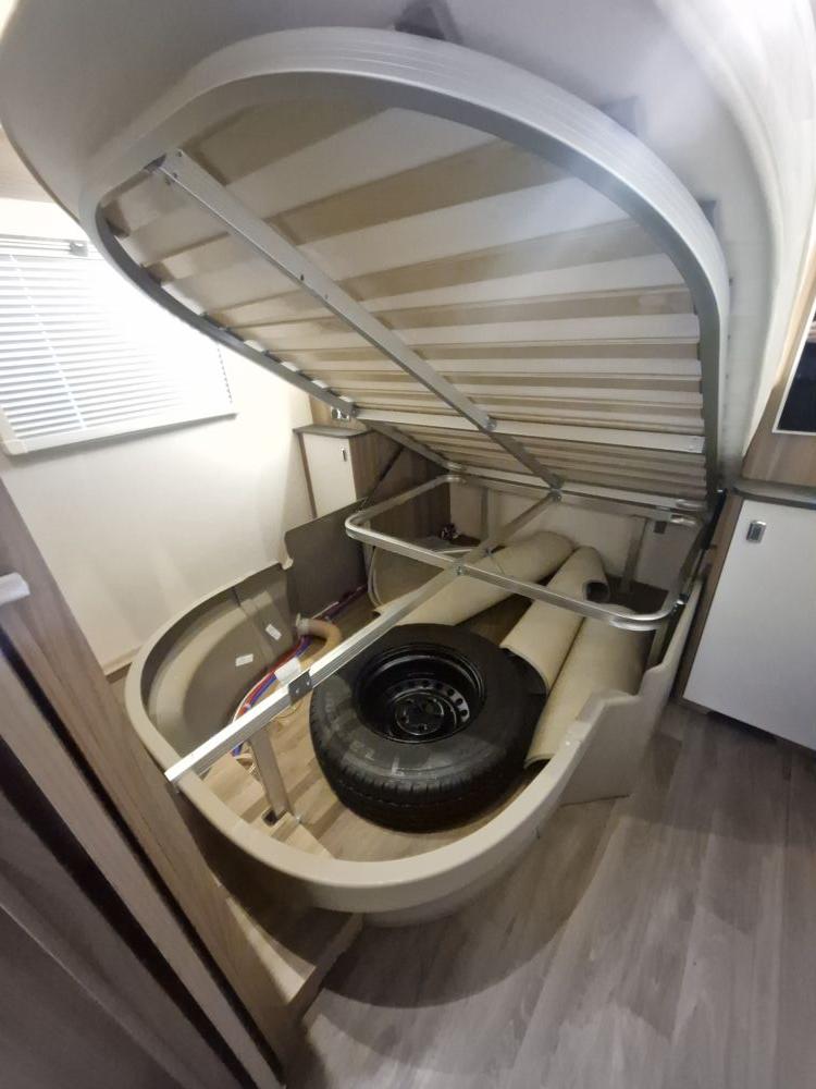 Swift Ace Globetrotter