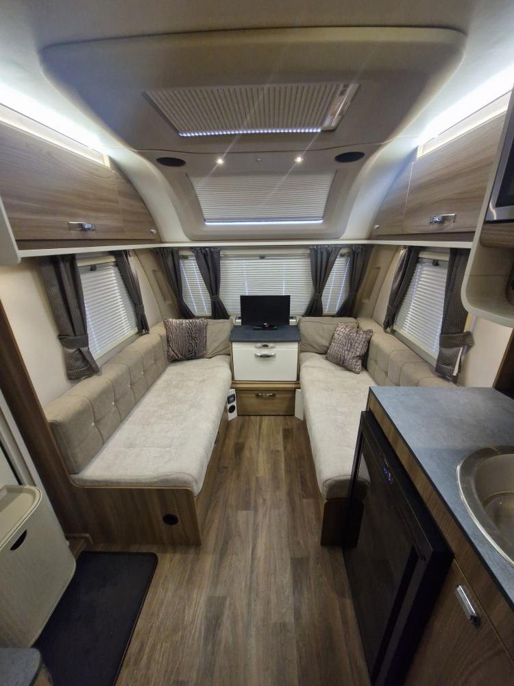 Swift Ace Globetrotter