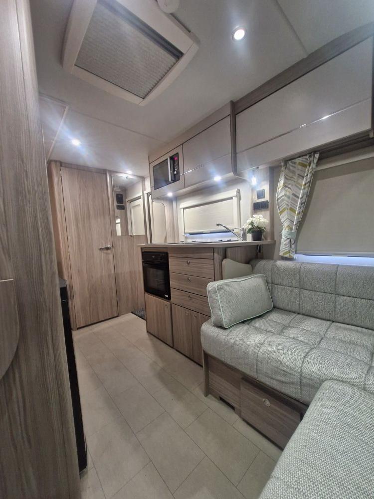 Elddis  Xplore 304