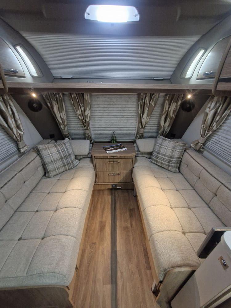 Coachman  VIP 575